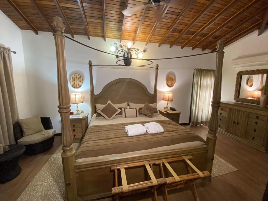 Ara Meru Lodge Canaima Екстериор снимка